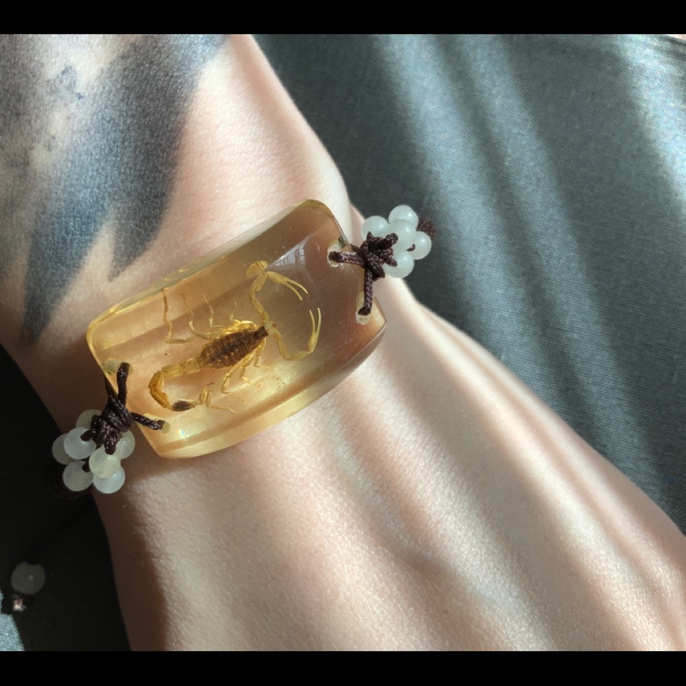 RARE | Golden Scorpion in Resin Burgundy Knot